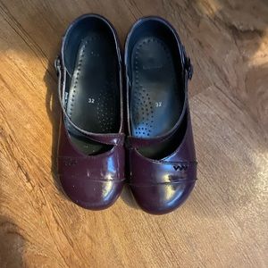 Girls dansko maryjane clogs
